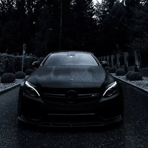 初一的舞蹈生臭脚丫放在嘴巴里
