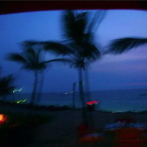 女生让男生自慰网战
