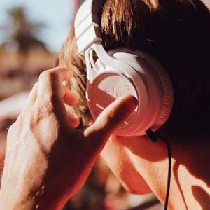 亚洲与欧洲精品刺激
